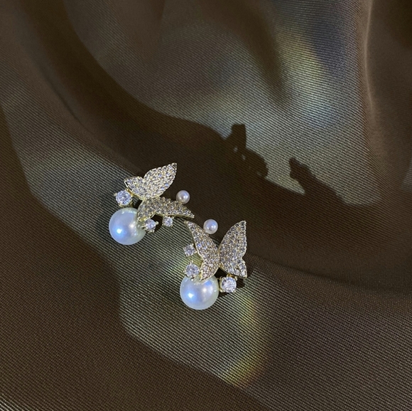 Pearl Rhinestone Butterfly Earrings - Picture 4 of 4